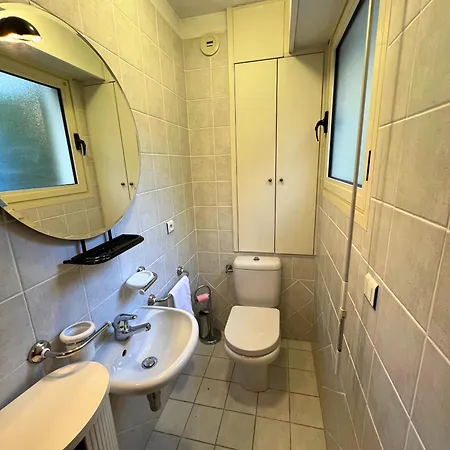 公寓 Magnificent With Garden On The