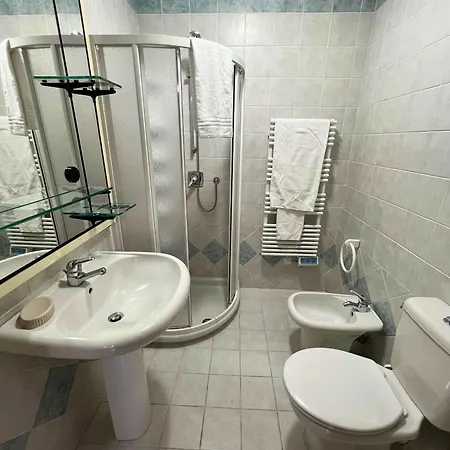 Magnificent With Garden On The 公寓 罗克布吕讷-卡普马丹